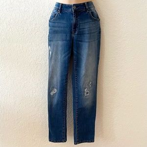 The Platinum Boyfriend Jeans Med Wash  Distressed by Chico’s 5 Pocket Size 6